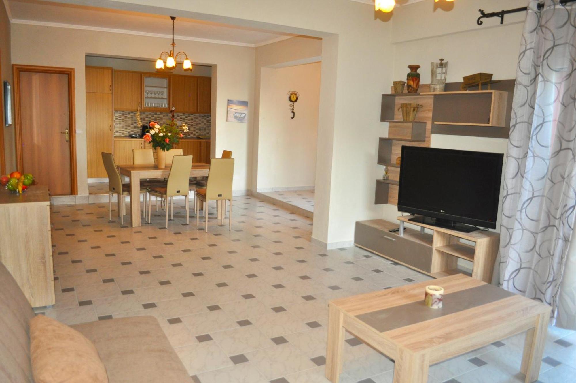 Large By The Pool - Beach, Corfu Apartment