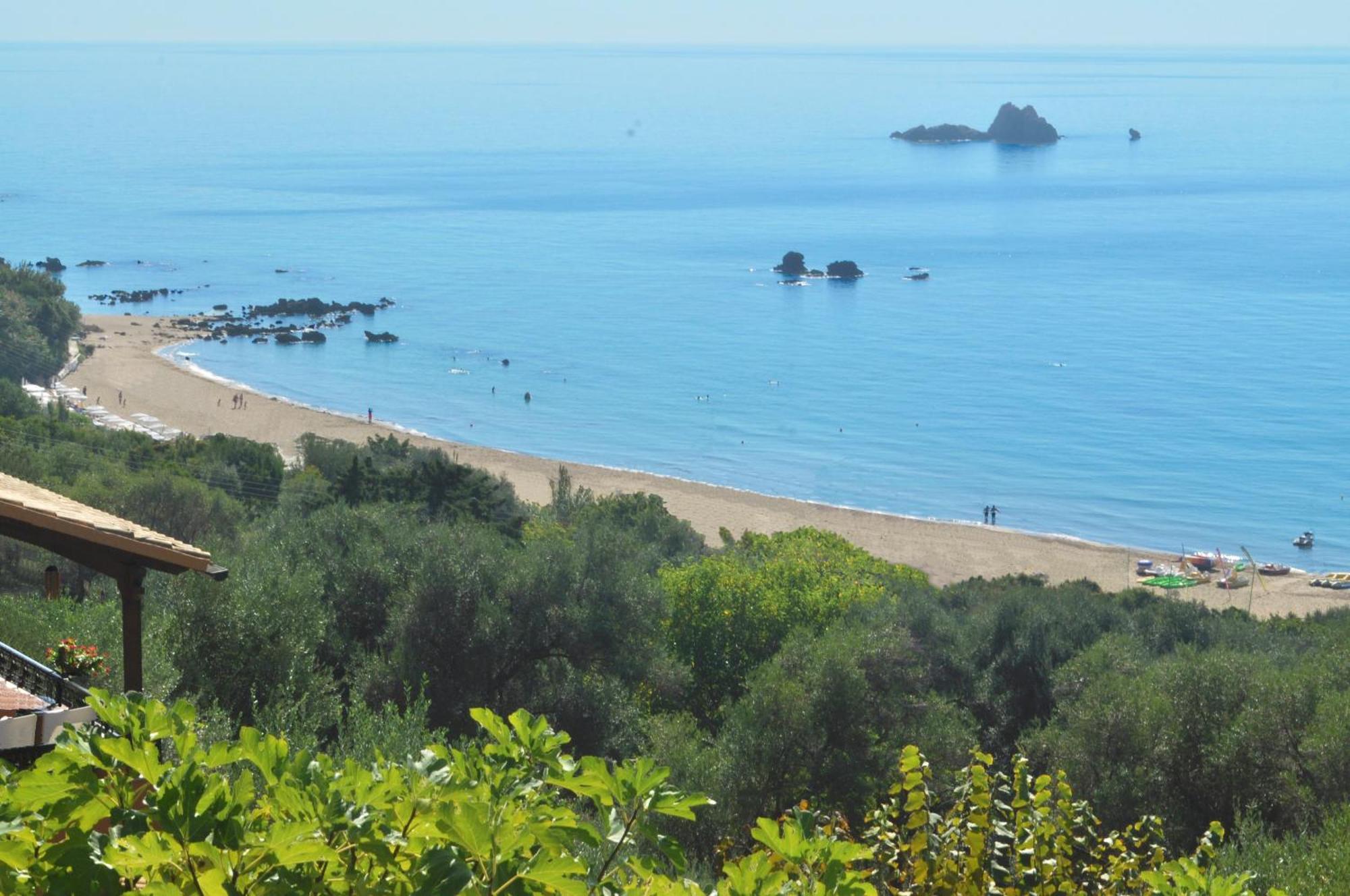 Large By The Pool - Beach, Corfu Apartment *