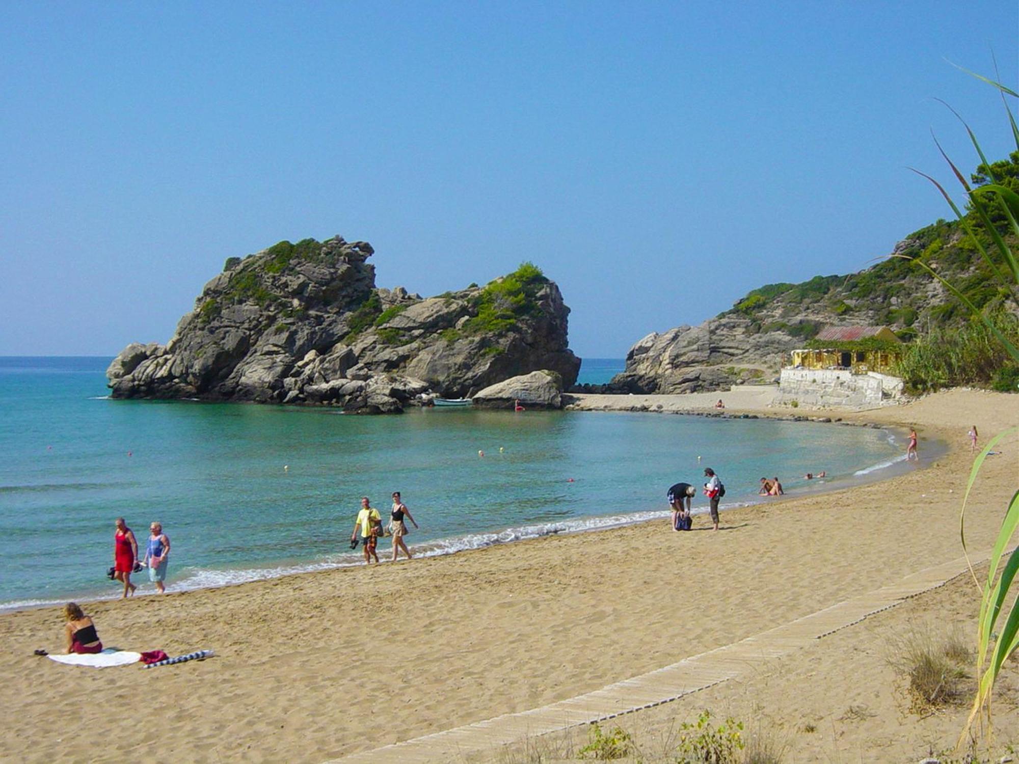Large By The Pool - Beach, Corfu Apartment